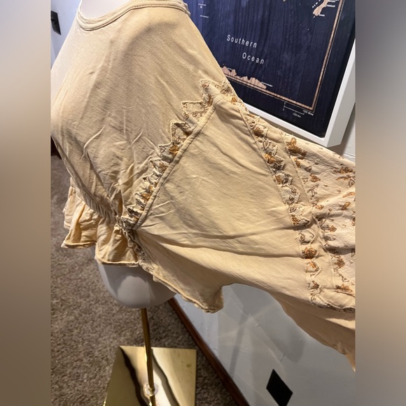 Free People cropped tan top with patchwork design - Picture 4 of 14